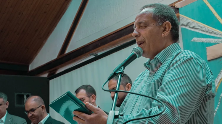Pastor Šerif moli za NZ